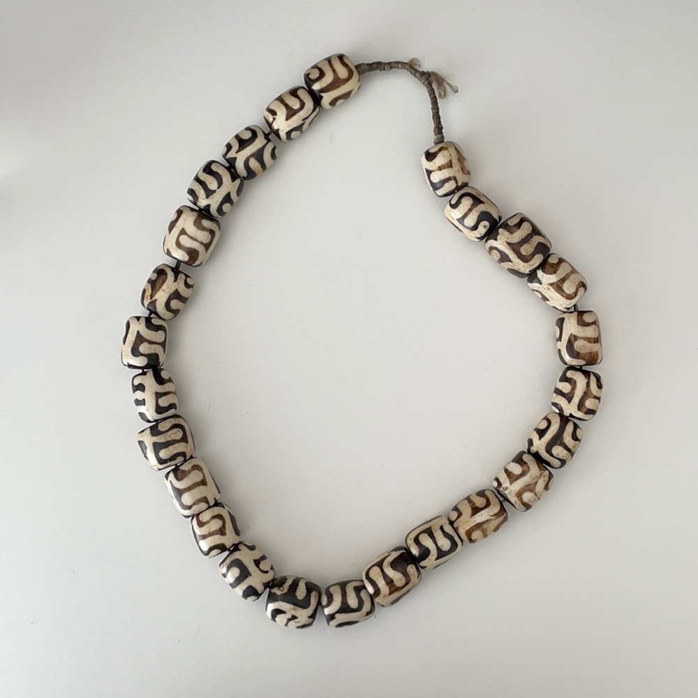 Large bead table decoration sculpture object